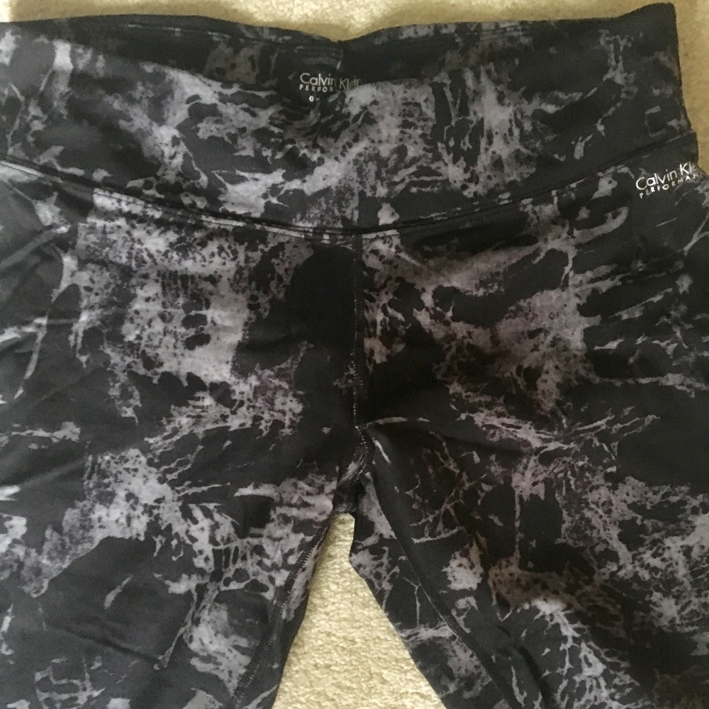 Lg. Calvin Klein Quick Dry Performance Leggings